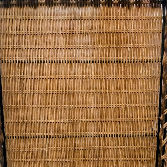 Source Unknown Natural Woven Basket - Picture 2 of 4
